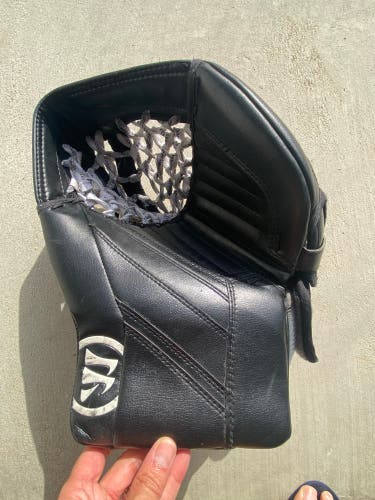 Warrior GT2 Intermediate Goalie Glove Catcher