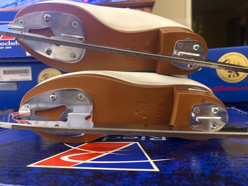 New Riedell 25 Motion Cosmos White Skates Size 3 Wide
