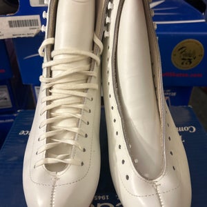 New Old Stock Riedell 220 White Figure Skates Size 8.5 Narrow