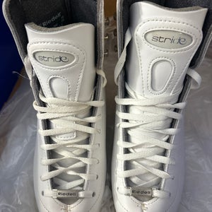 New Riedell 23 White Stride Figure Boots Size 3 Medium Width