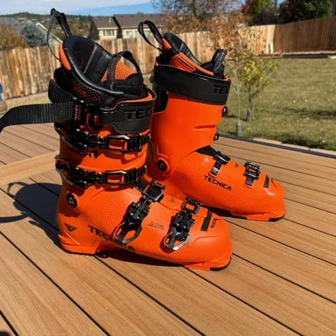 Used Men's Tecnica All Mountain Mach 1 Ski Boots Stiff Flex