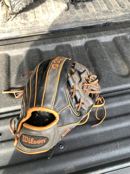 Used Wilson Right Hand Throw Infield A550 Baseball Glove 11"