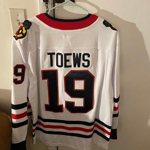 Jonathan Toews Chicago Blackhawks Fanatics NHL Men’s Breakaway Jersey L