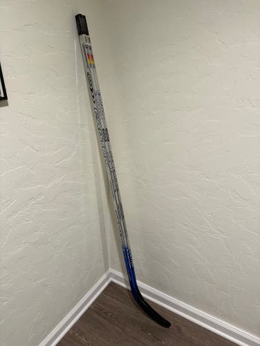 1 Stick - Easton Synergy SL Hockey Stick - Forsberg/ PM9 - 100 Flex - RH - Brand New Old Stock