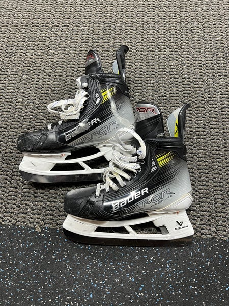 Used Bauer Extra Wide Width Size 8 Vapor Hyperlite Hockey Skates