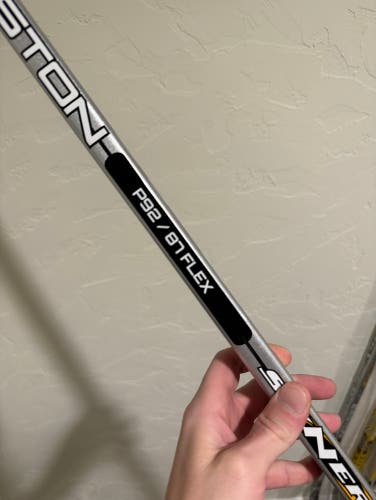 2023 Easton Synergy Limited Edition Hockey Stick - Silver - P92 - RH - 87 Flex - Brand New