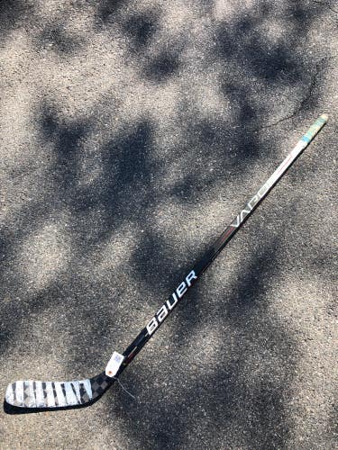 Used Junior Bauer Vapor Hyperlite Right Hockey Stick P88