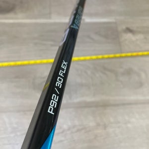 Junior Right Handed Nexus Sync Hockey Stick