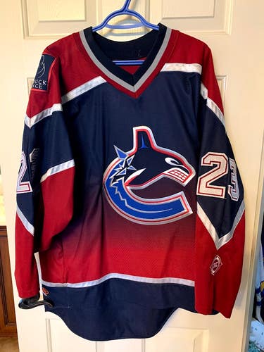 NHL Vancouver Canucks Vintage 2001/02 #23 Murray Baron Alternate Jersey