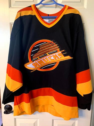 NHL Vancouver Canucks Vintage 1985/86 #22 Dave Lowry Jersey