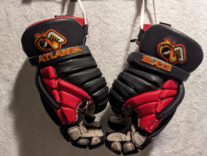 MLL Atlanta Blaze Game Used Player's Warrior Evo Lacrosse Gloves