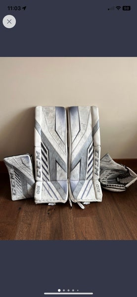 CCM Axis Pro Goaile pads, glove & blocker