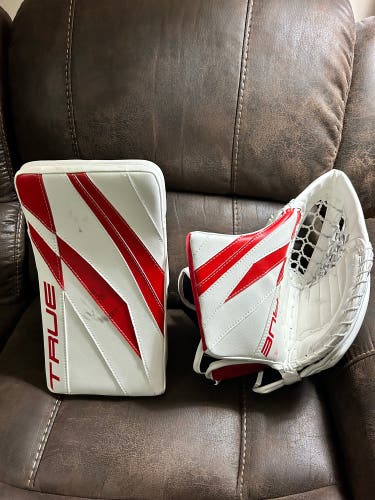 Ice hockey goalie gloves