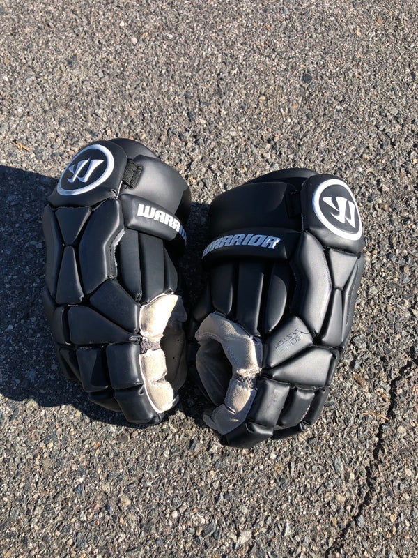 Used Warrior Burn Lacrosse Gloves Medium