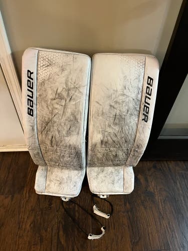 Small Senior Bauer GSX Goalie Leg Pads