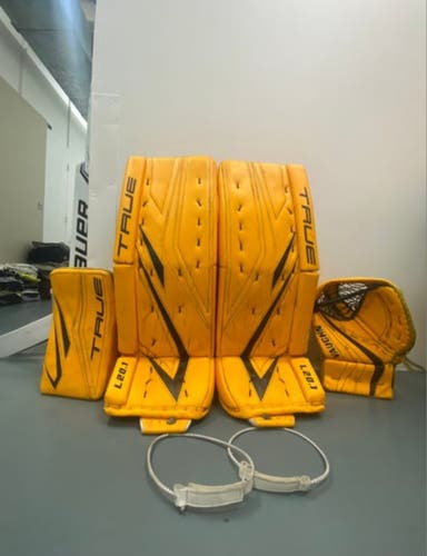 Used 32" True Regular L20.1 Goalie Full Set