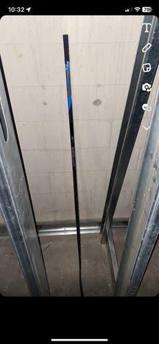 Senior Right Handed P92 Nexus Sync Hockey Stick