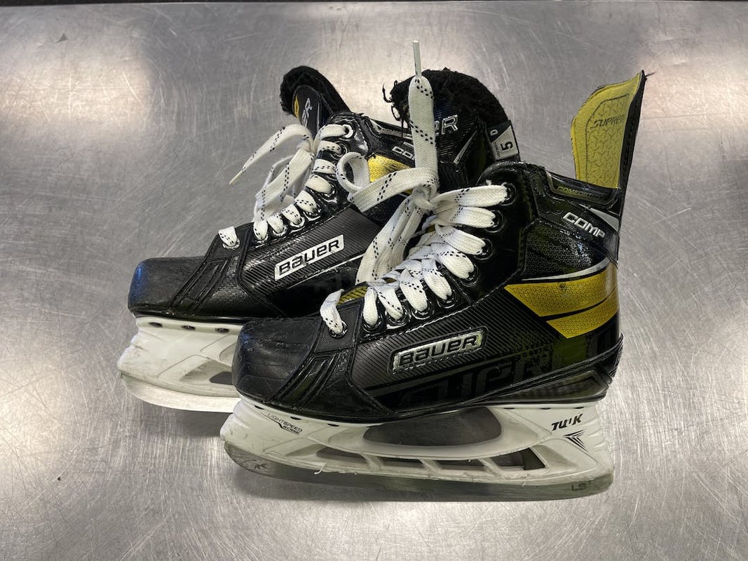 Bauer Supreme Comp 2022 Intermediate Ice Hockey Skates 4.5 / D