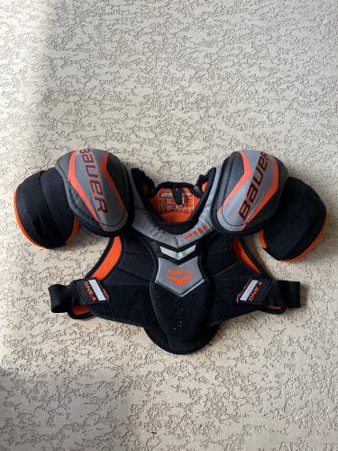 C2-3 Junior Used Small Bauer Supreme One.4 Shoulder Pads Retail
