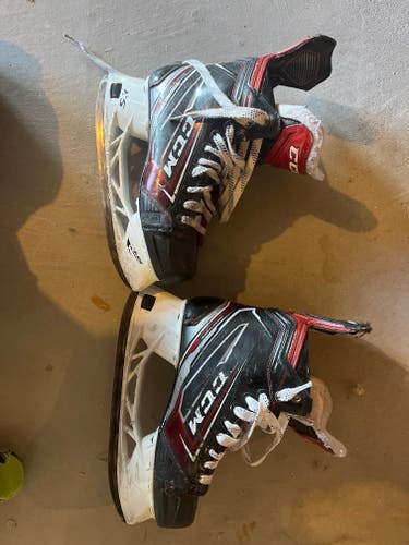 Junior Used CCM JetSpeed Control Hockey Skates Size 6
