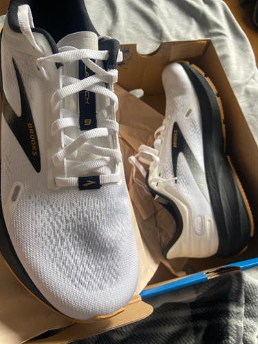 White Adult New Women's Size 9.0 (Women's 10) Shoes