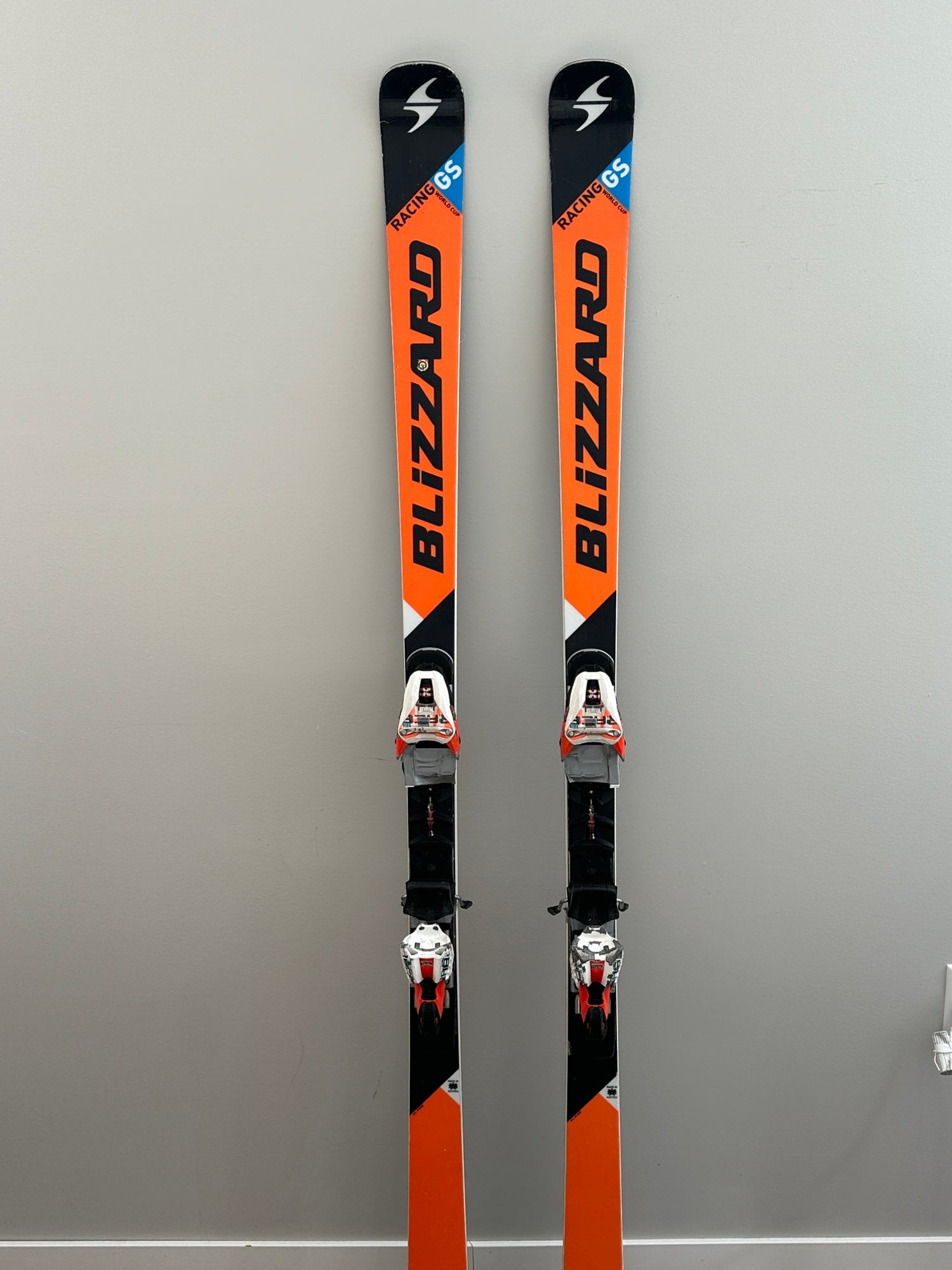 Blizzard GS スキー板-