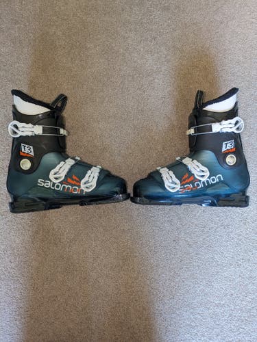 Used Salomon T3 rt Ski Boots