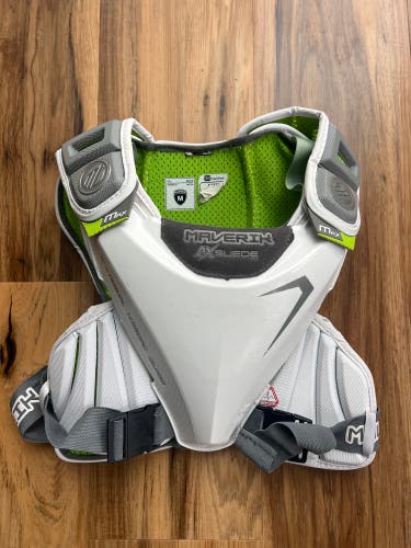 Used Medium Maverik MAX EKG Shoulder Pads