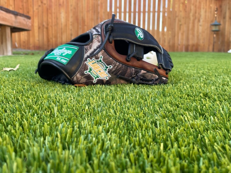 New Infield 11.75" Heart of the Hide Baseball Glove