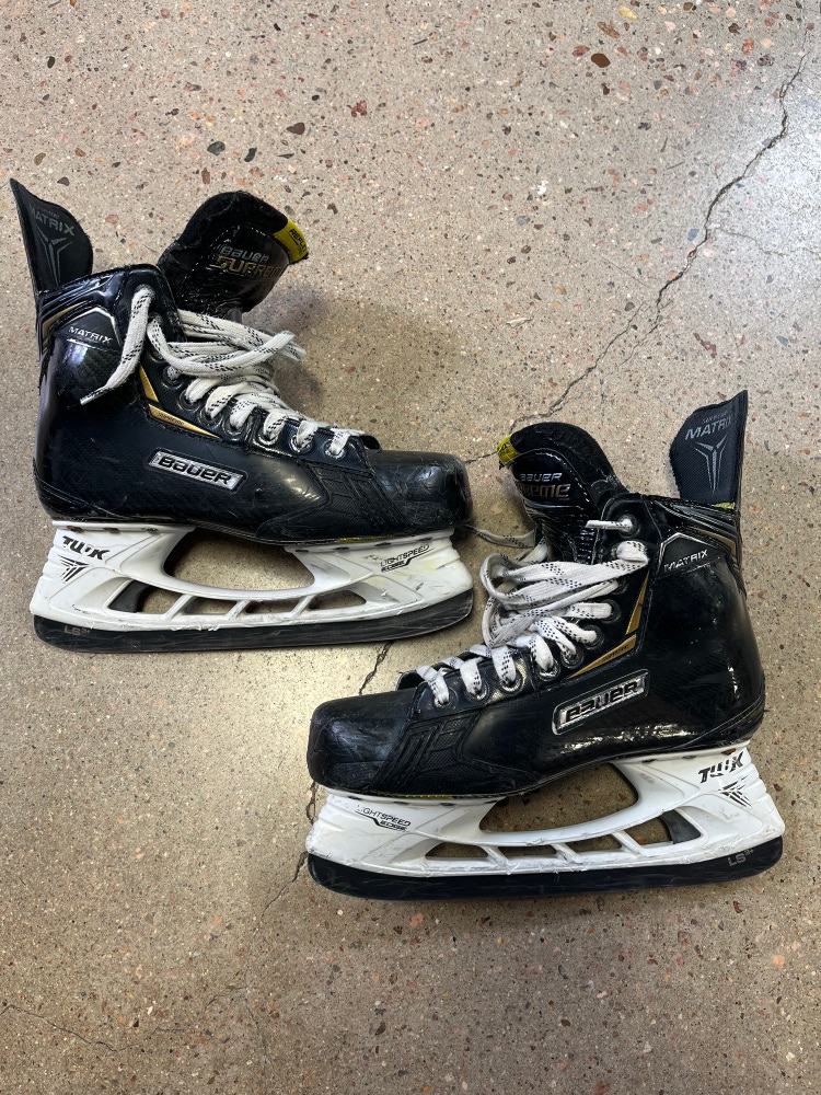 Senior Used Bauer Supreme Matrix Hockey Skates D&R (Regular) 7.0