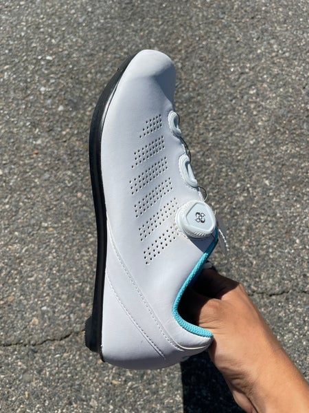 White Used Adult Women's 10.0 Louis Garneau Cycling Shoes