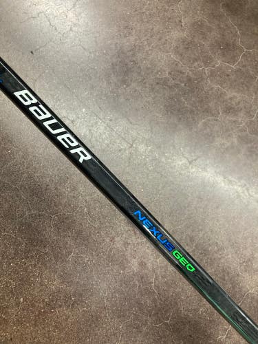 Used Youth Bauer Nexus Geo Right Hockey Stick P28 51"