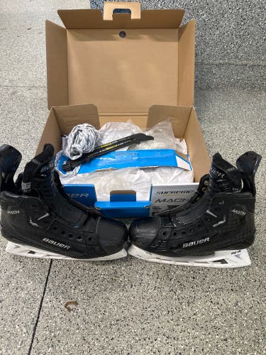 Used Bauer Regular Width   Size 5.5 Supreme Mach Hockey Skates