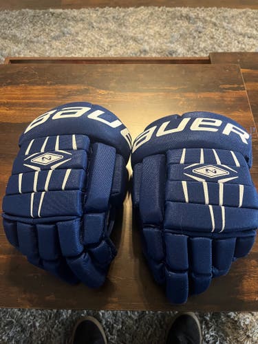 Used Bauer Nexus 400 Gloves 14"