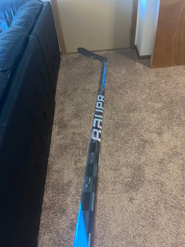 Senior Left Hand P28 Nexus Sync Hockey Stick
