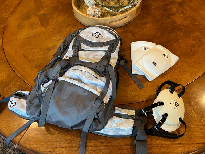 rudis wrestling bag + 2 knee pads pads+ youth head gear