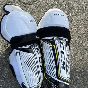 Junior Used CCM Tacks 9060 Shin Pads 12"