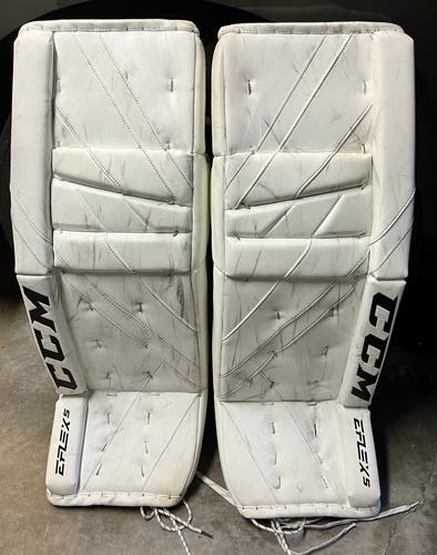 33 +1 CCM  Eflex 5 Goalie Leg Pads