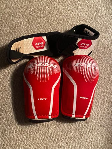 Senior Used Medium CCM U+ 4 Elbow Pads