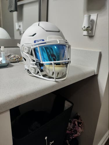 Adult Used Large Riddell SpeedFlex Helmet