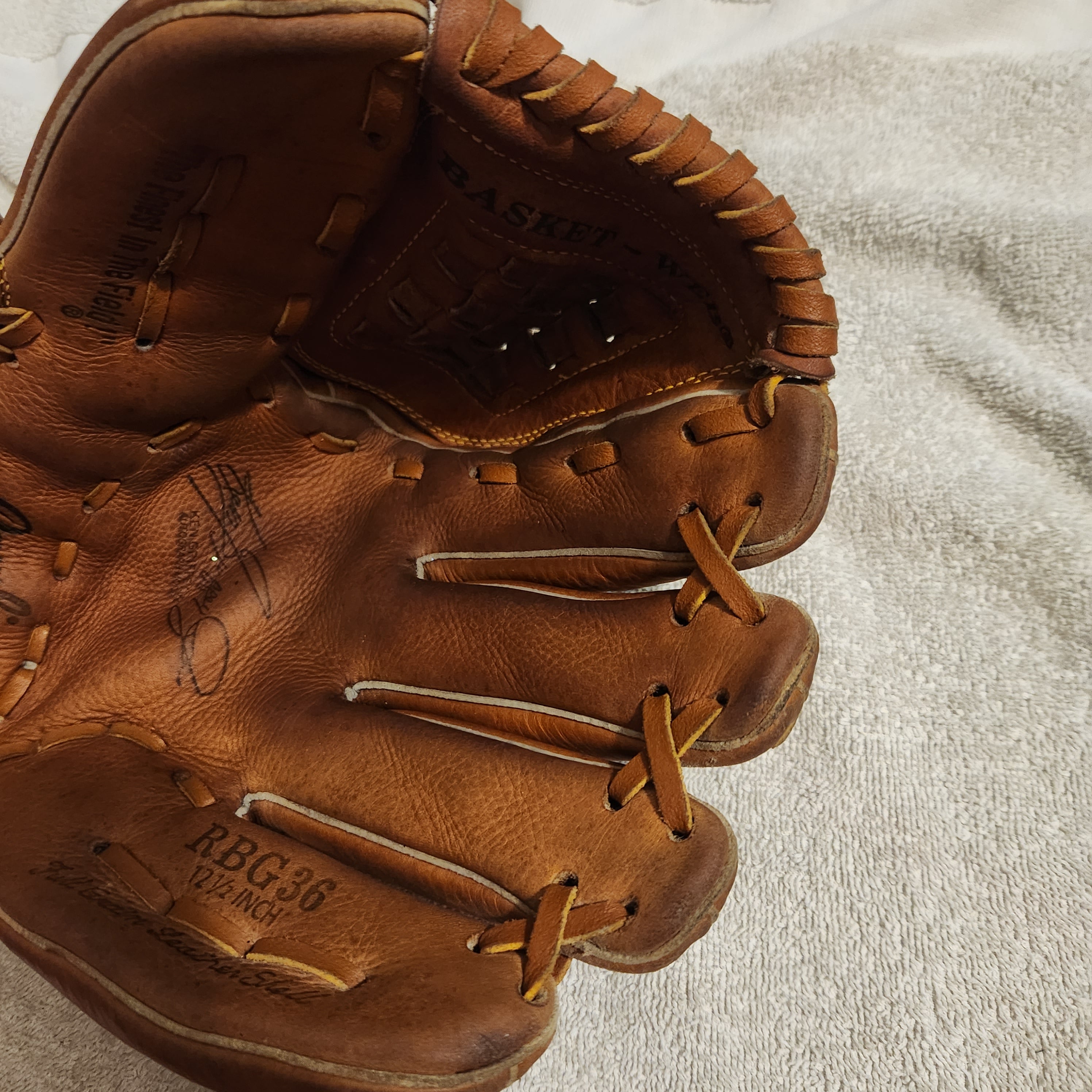 Gant De Baseball Rawlings Ken Griffey Jr RBG 224BF, 11 Pouces, Droitier, Occasion