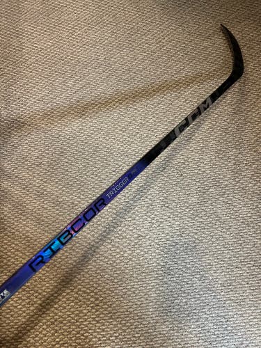 Senior RH P90TM RibCor Trigger 8 Pro Hockey Stick