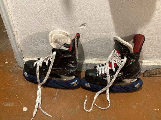 Intermediate Bauer Size 9 Vapor 2X Hockey Skates