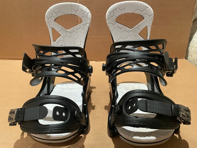 Burton Smalls [Size large; 4K-7K] Re:Flex Kids Snowboard Bindings