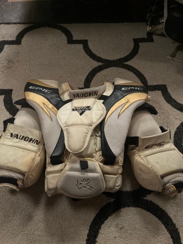 Medium Vaughn Epic 8800 Goalie Chest Protector