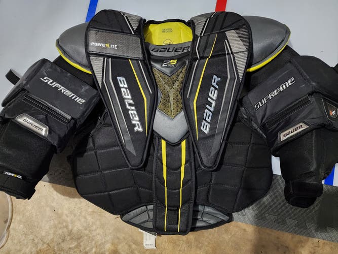 Used Medium Bauer Supreme 2S Pro Goalie Chest Protector