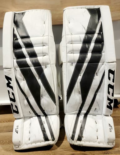 Used 30" CCM Extreme Flex E3.5 Goalie Leg Pads