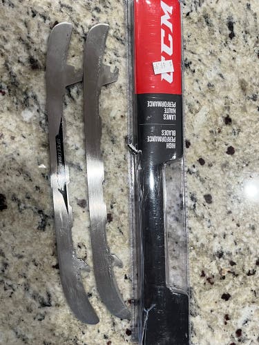 Used CCM  Speedblade XS