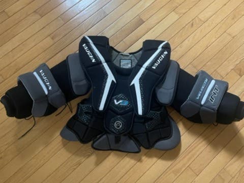 Used Intermediate Large Vaughn Velocity V9 Goalie Chest Protector