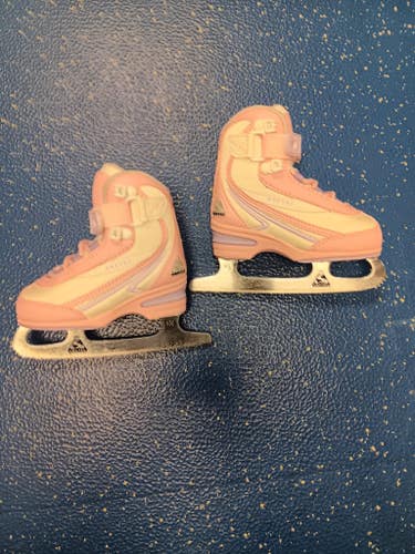 New Youth Jackson ST2221 Figure Skates Size 10